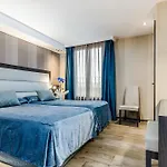 Reina Cristina Hotel 4*