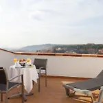 Reina Cristina Hotel
