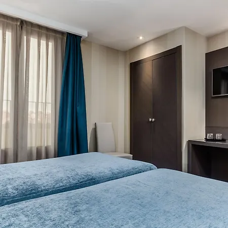 Reina Cristina Szálloda 4*