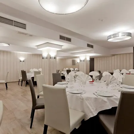 Reina Cristina 4*