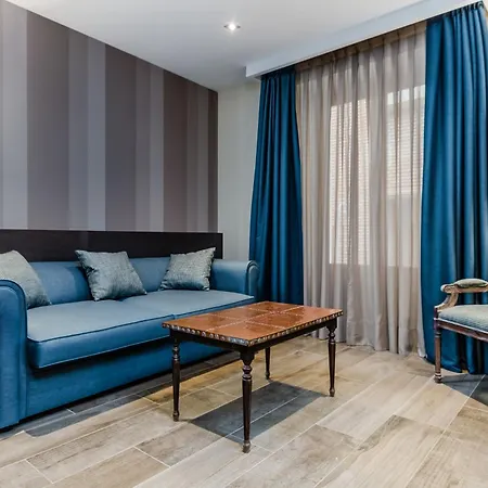 Reina Cristina Hotel