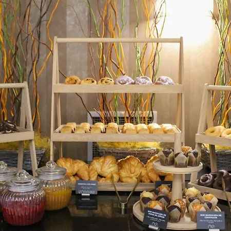 Hotel Reina Cristina 4*