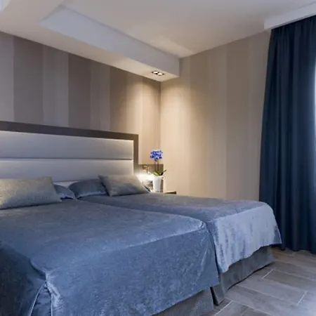 Reina Cristina Hotel