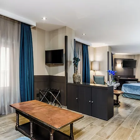 Otel Reina Cristina 4*