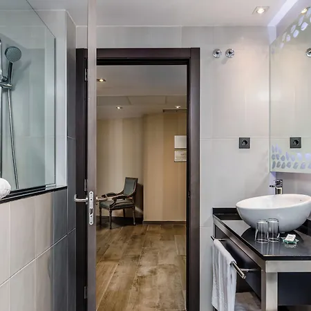 Reina Cristina Hotel 4*