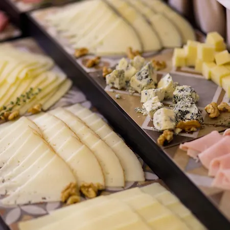 Reina Cristina Szálloda 4*