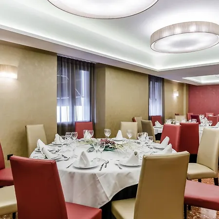 Reina Cristina Hotel