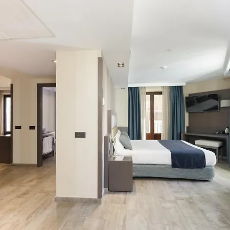 Reina Cristina Hotel 4*