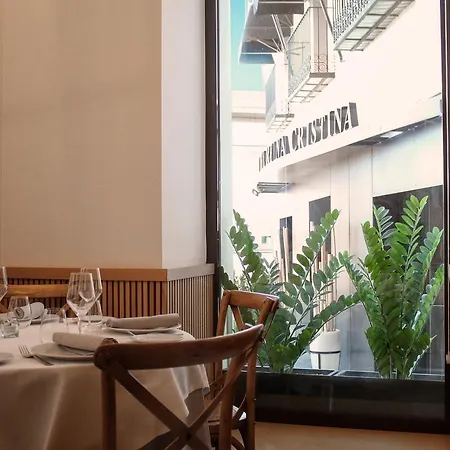Reina Cristina Hotel