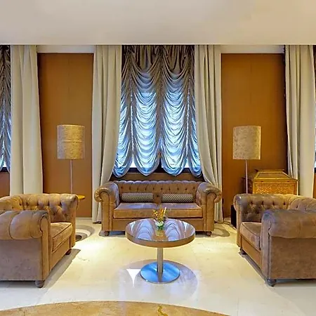 Reina Cristina 4*
