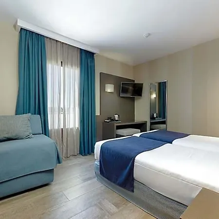 Reina Cristina 4*
