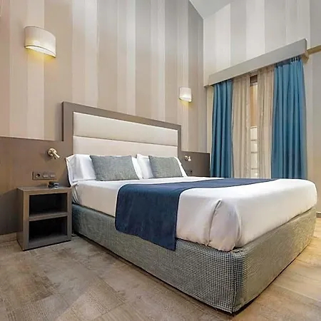 Reina Cristina Hotel