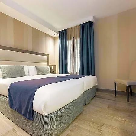Reina Cristina Hotel