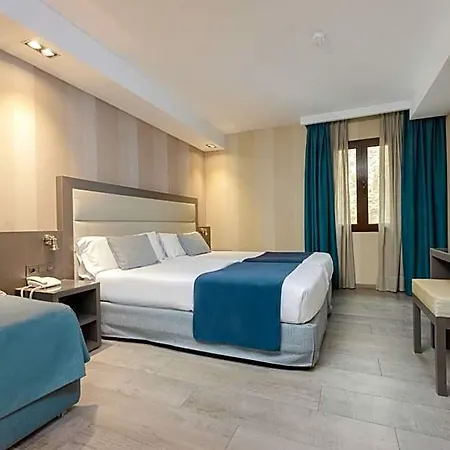 Reina Cristina Hotel 4*