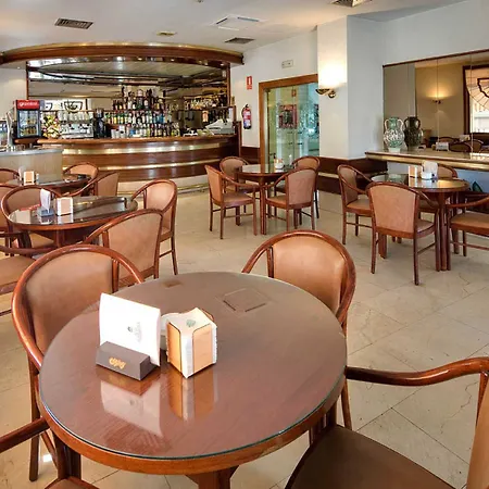 Reina Cristina Hotel 4*