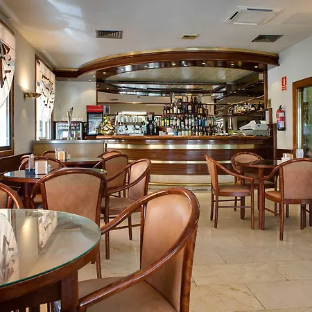 Reina Cristina Hotel