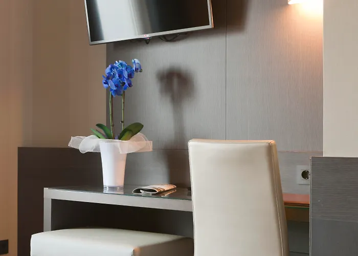 Reina Cristina ホテル テルエル