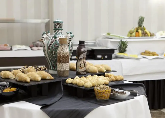 ホテル Reina Cristina テルエル