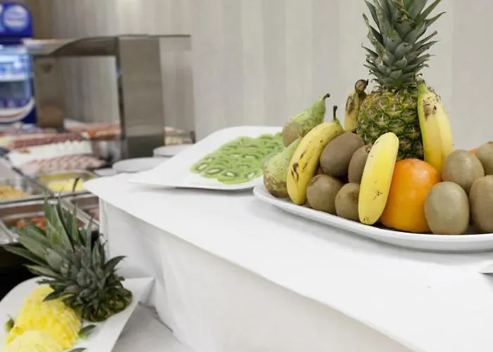 Reina Cristina ホテル テルエル