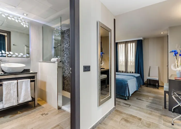 Reina Cristina Hotel