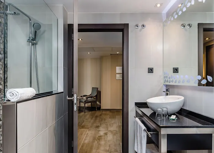 Reina Cristina Hotel 4*