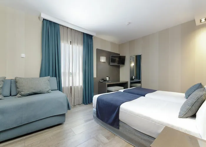 Reina Cristina 4* テルエル