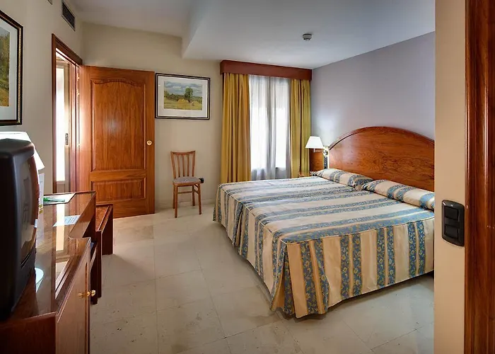 Reina Cristina ホテル